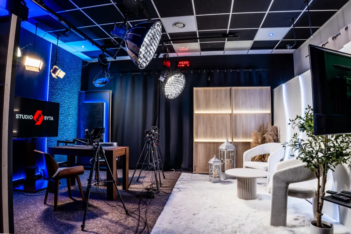 Białe studio jasno oświetlone zdjęcie nr.5